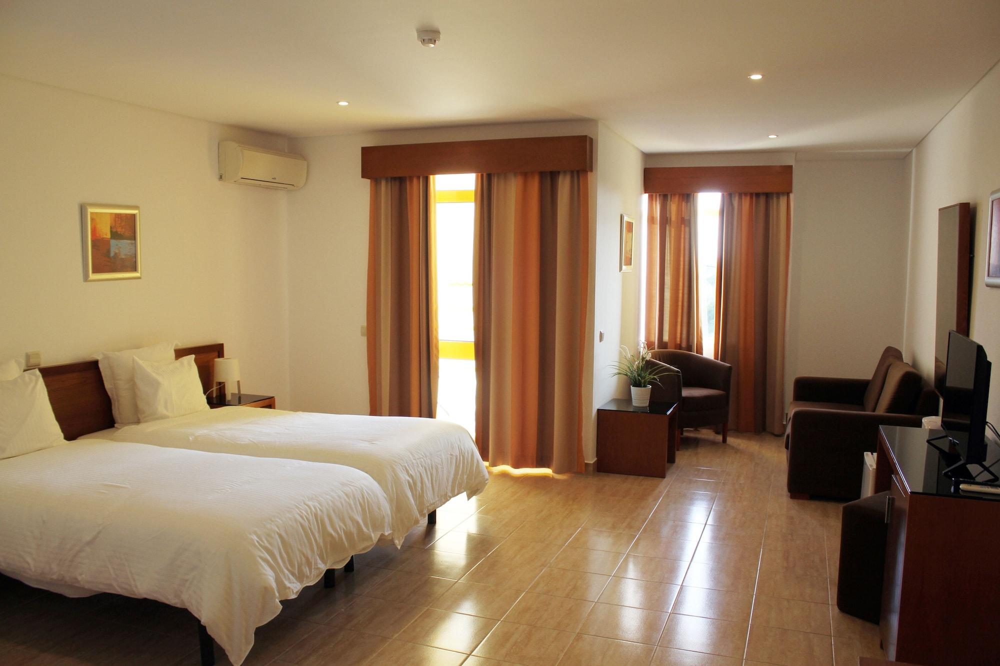 Hotel Pinhal Do Sol Quarteira Exterior foto
