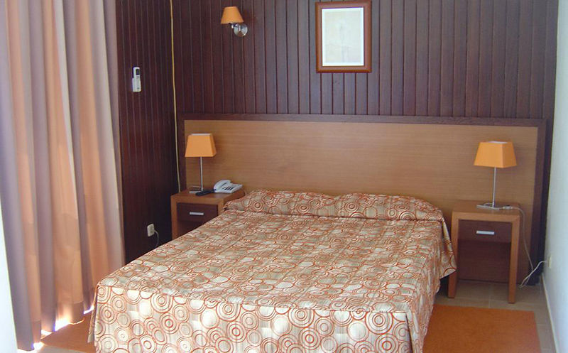 Hotel Pinhal Do Sol Quarteira Habitación foto