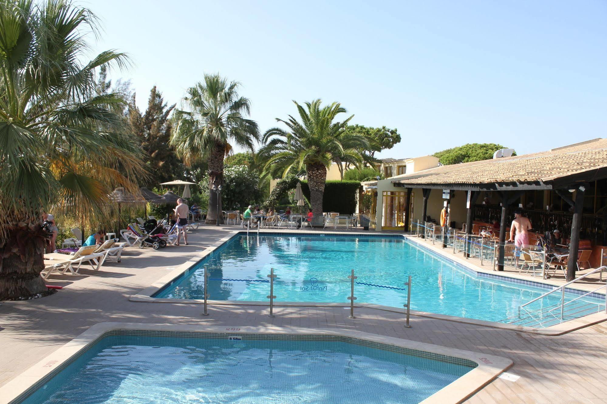 Hotel Pinhal Do Sol Quarteira Exterior foto