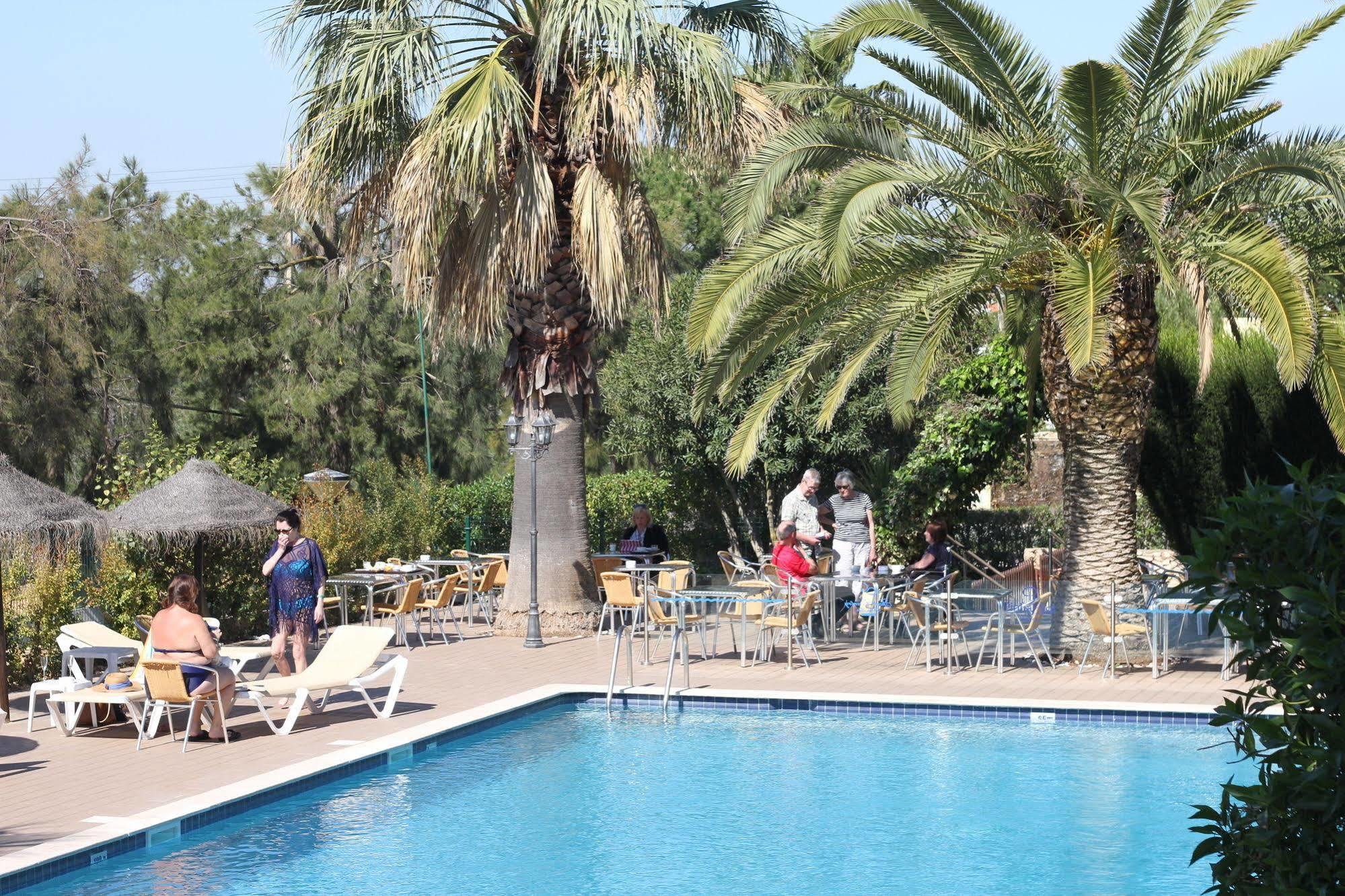 Hotel Pinhal Do Sol Quarteira Exterior foto