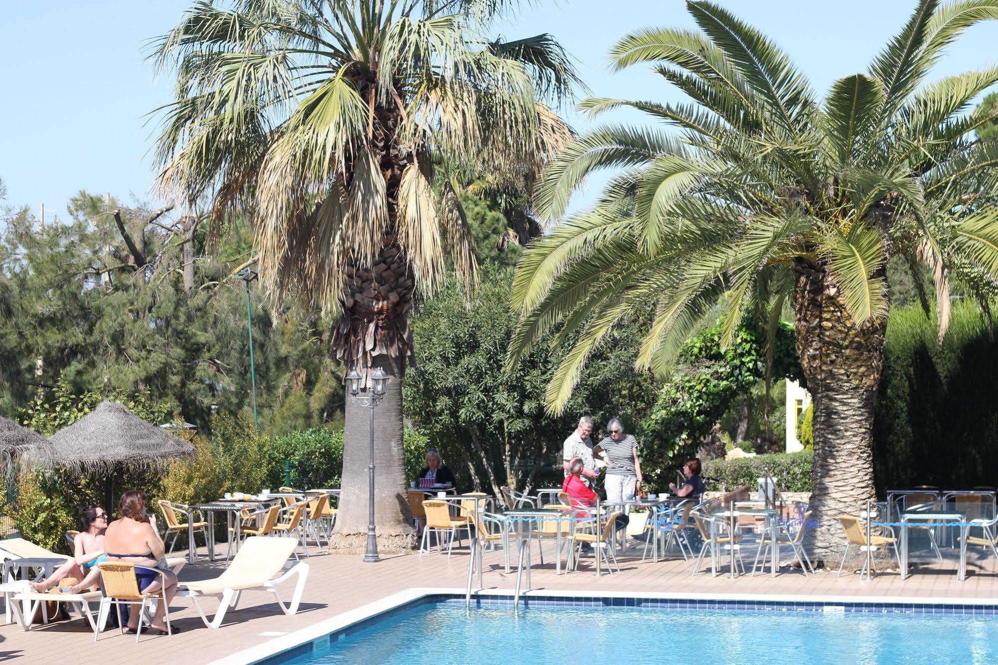 Hotel Pinhal Do Sol Quarteira Exterior foto